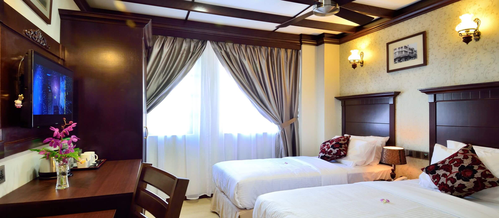 hotelroom01